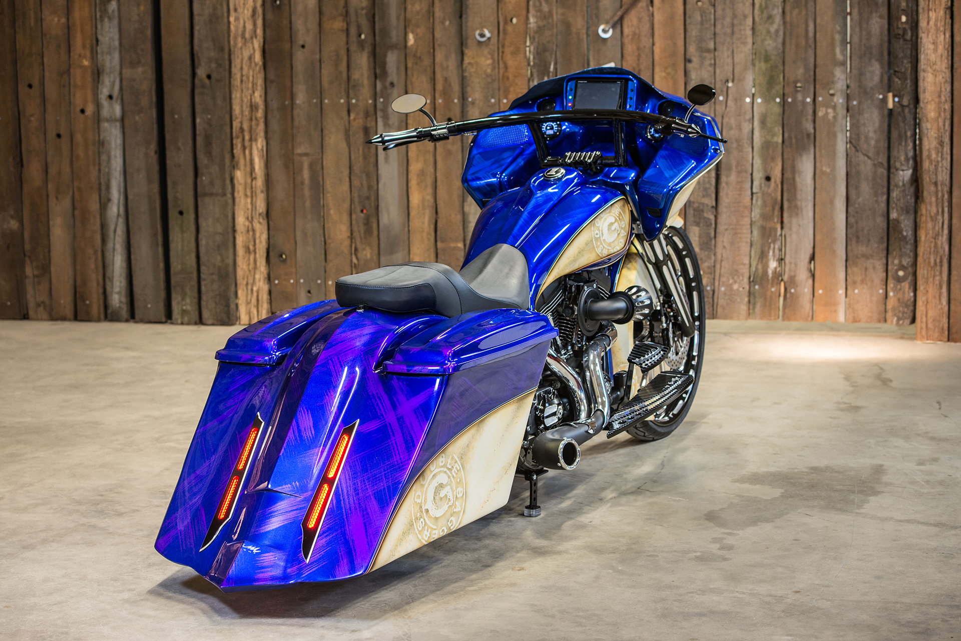 Custom Paint HD Road King van Double G Baggers - DAM Designs